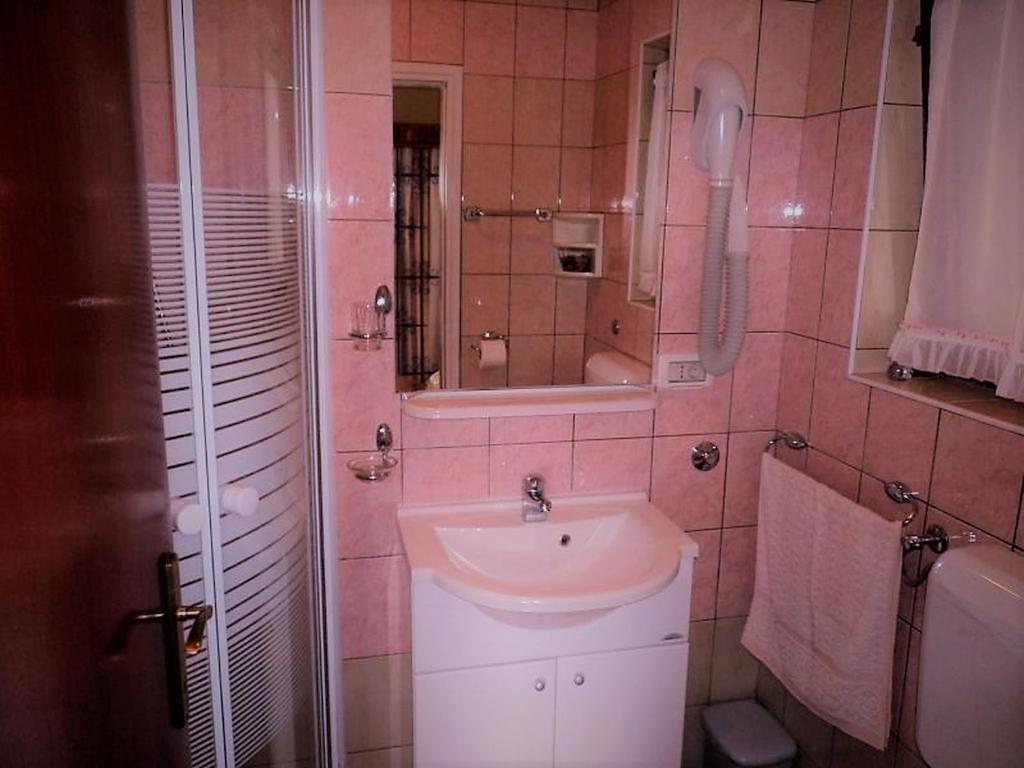 Apartments And Rooms With Parking Space Rabac, Labin - 12368 Esterno foto