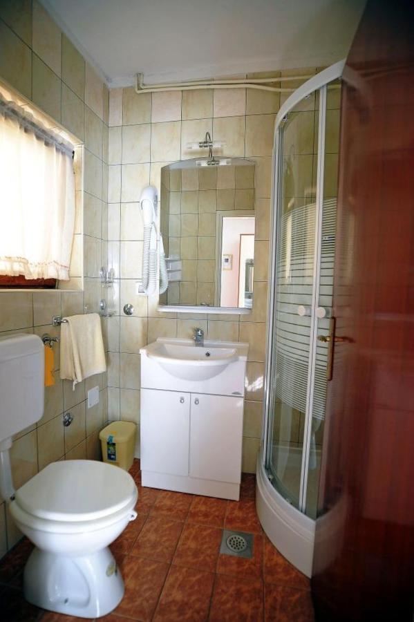 Apartments And Rooms With Parking Space Rabac, Labin - 12368 Esterno foto